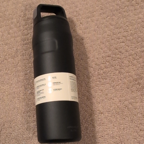 Stanley Black AeroLight IceFlow Water Bottle With Carry Plus 24 Oz - Picture 5 of 8